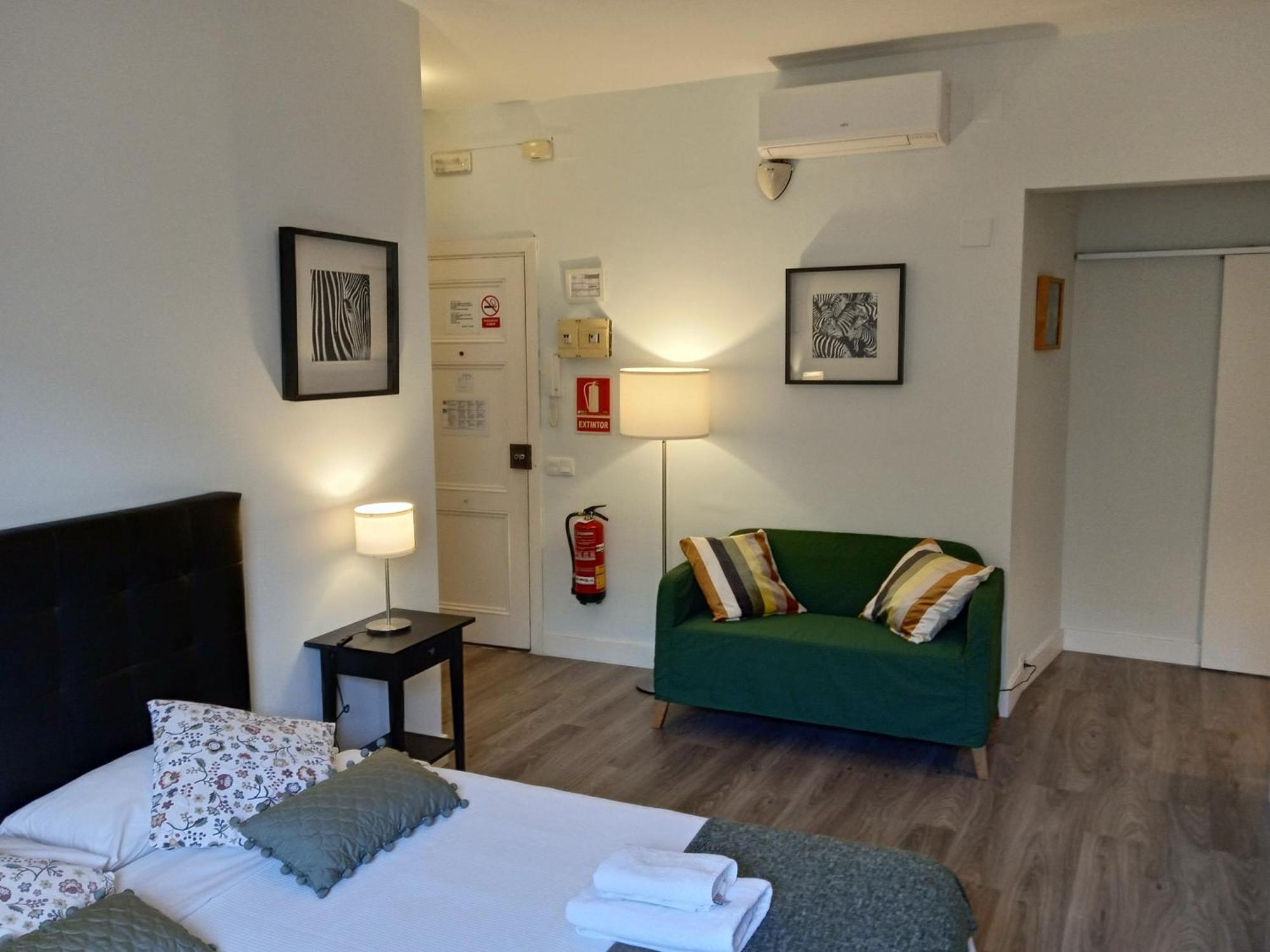 Colom Apartments Барселона Экстерьер фото